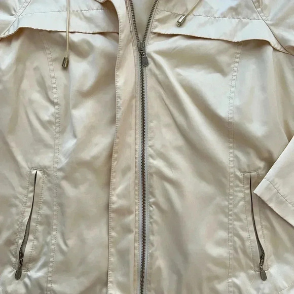 Zenergy by Chicos windbreaker, light rain jacket. Size: Chicos 2, 10/12. - Picture 3 of 12